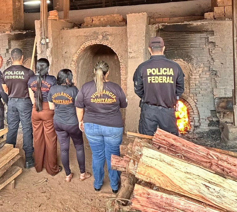 Polícia Federal incinera quase 200 quilos de drogas apreendidas em Guajará-Mirim 