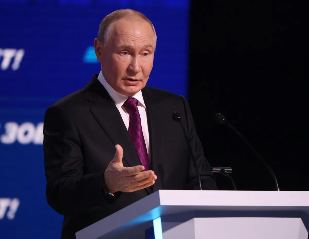 Donald Trump critica Europa e dá vantagem diplomática à Rússia em negociações
