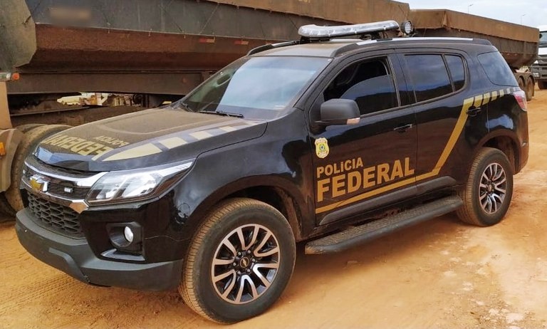 PF apreende 380 litros de gasolina de origem estrangeira em Guajará-Mirim/RO