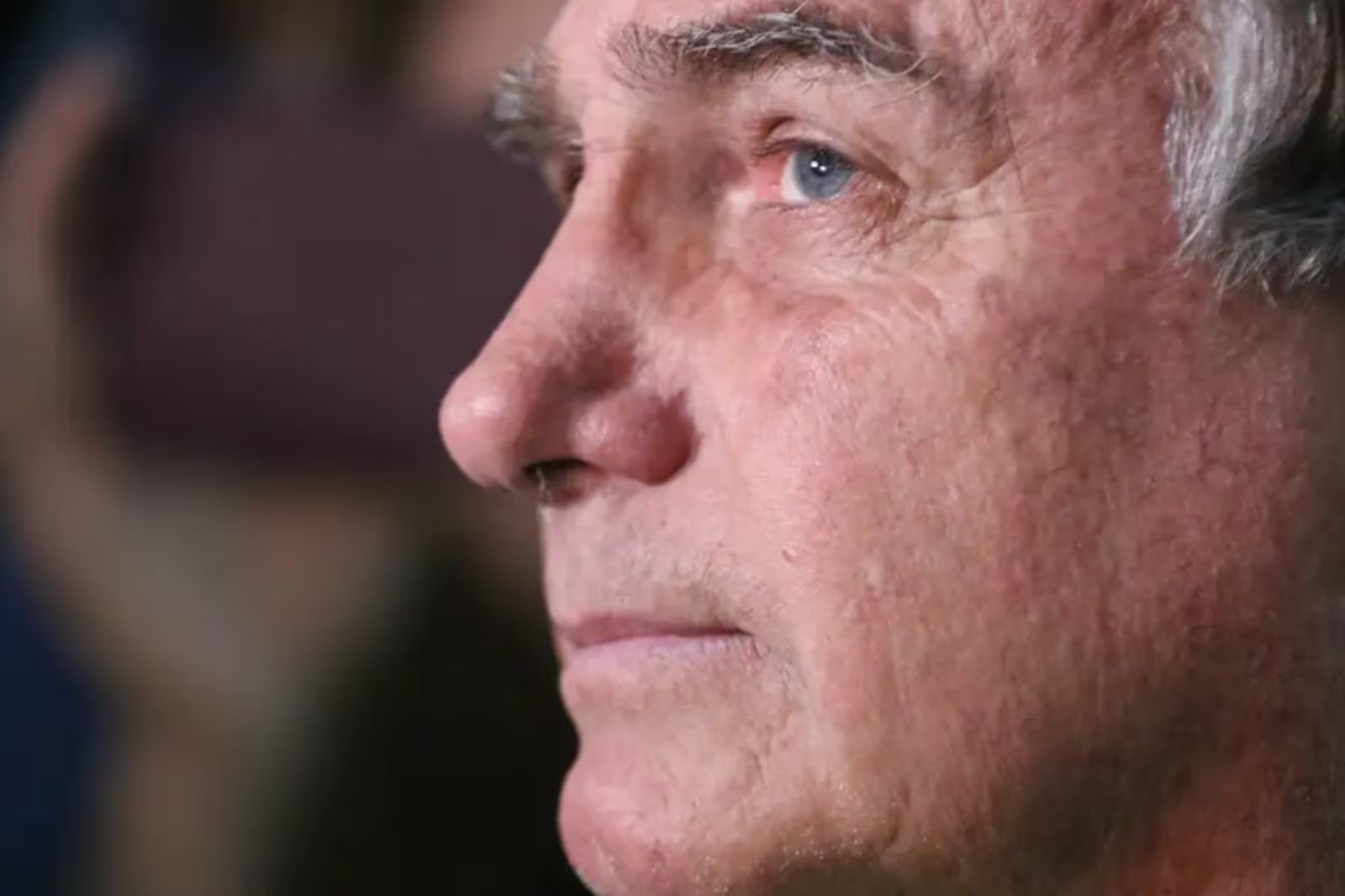 STF determina que defesa de Bolsonaro encaminhe laudos médicos a peritos da PF
