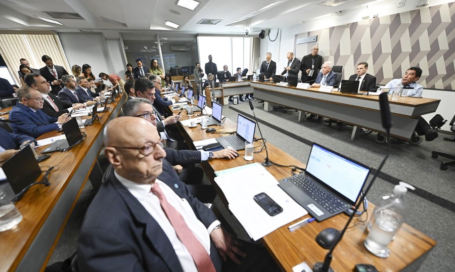 CCJ do Senado aprova PL da Dosimetria e plenário pode votar ainda hoje