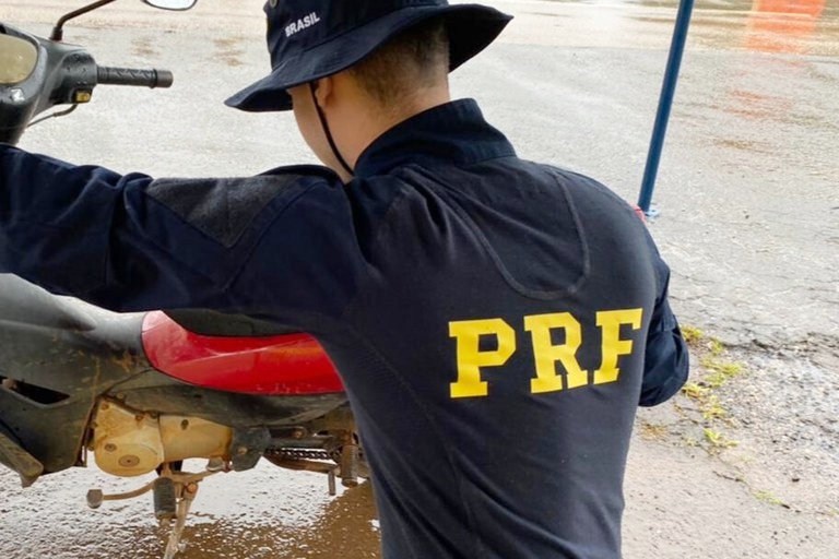 PRF-RO prende foragido da justiça com veículo roubado e sob efeito de drogas na capital