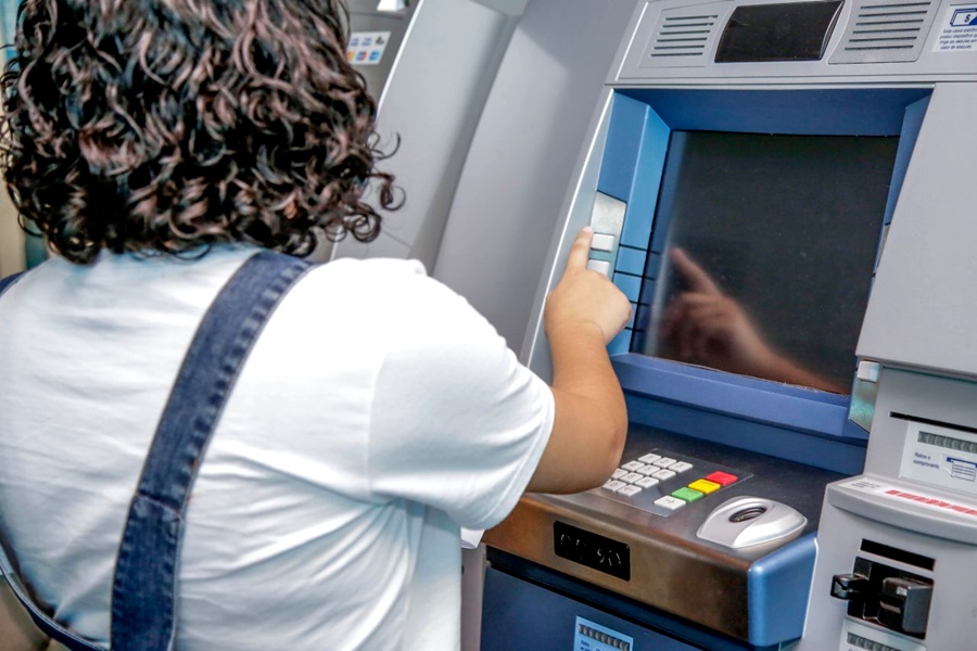 Governo de Rondônia autoriza abono de R$ 5 mil para servidores da Educação