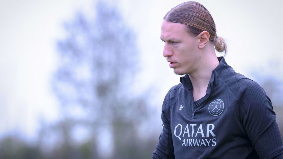 Herói contra o Flamengo fraturou a mão durante a final, diz PSG
