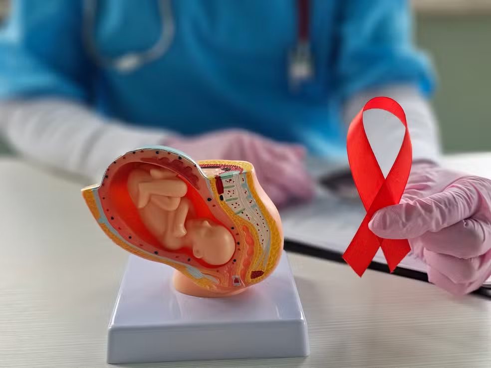 
Brasil recebe certificação por eliminar transmissão de HIV da mãe para o bebê