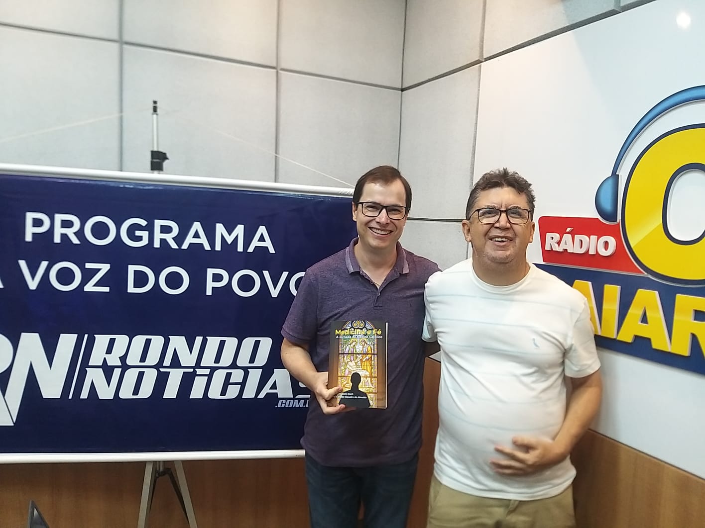 Padre e médico se unem para lançar livro sobre fé e medicina