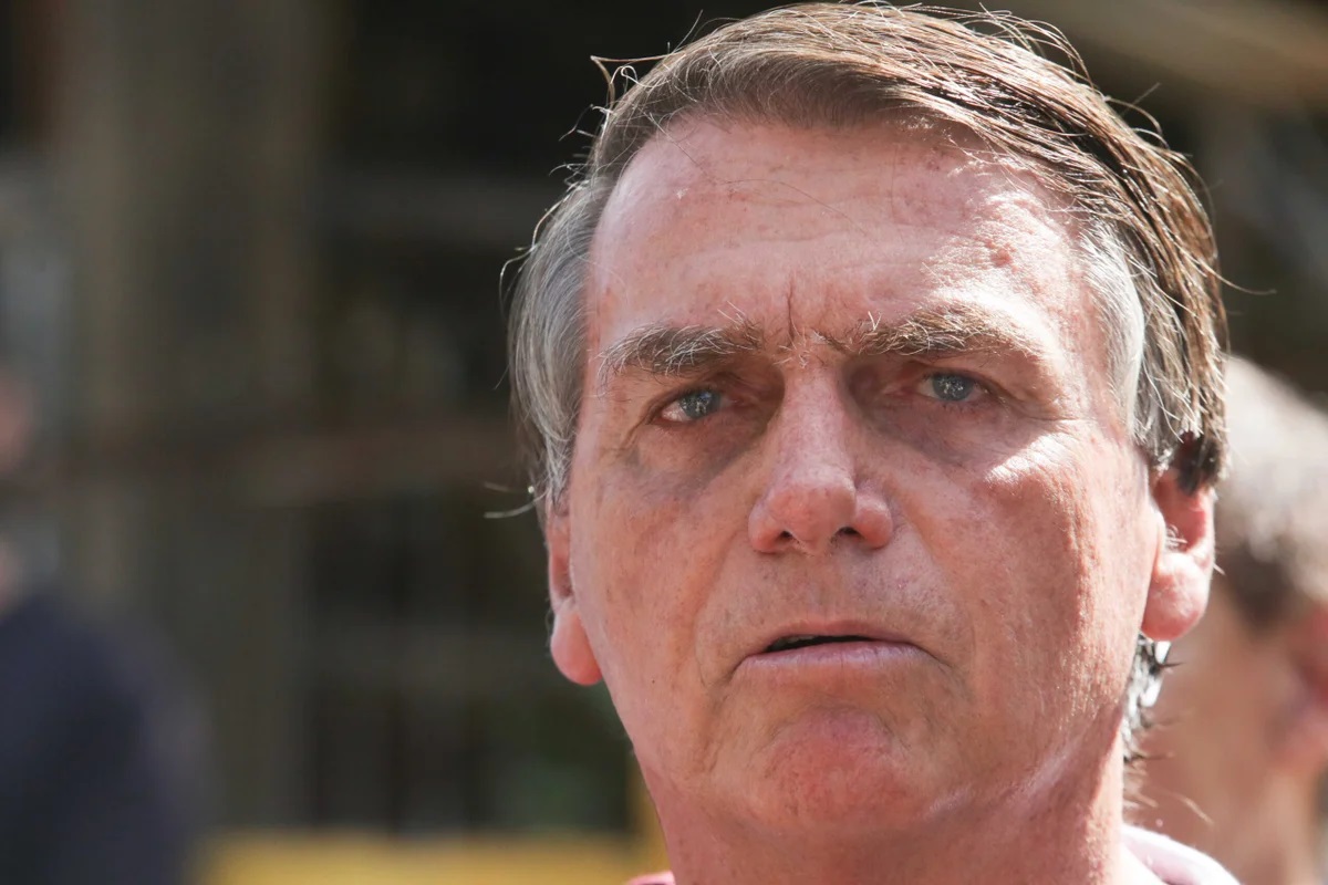 Laudo da Polícia Federal diz que Bolsonaro precisa de cirurgia urgente para hérnia
