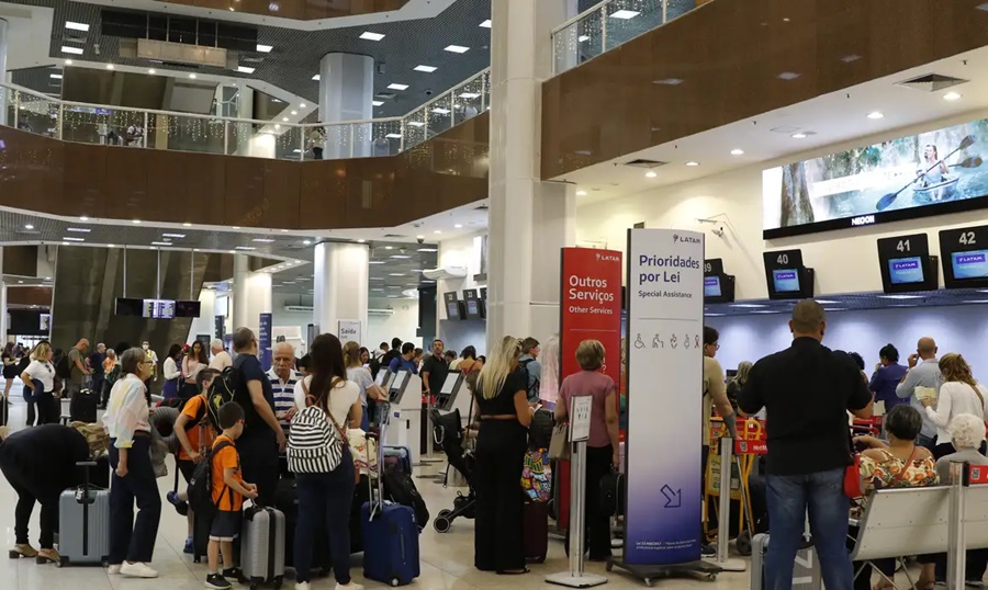 Anac discute com aéreas aumento de voos no Santos Dumont; Paes critica