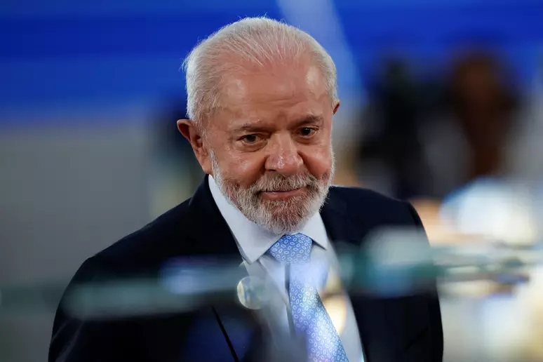Lula assina indulto de Natal e exclui presos condenados por crimes contra a democracia