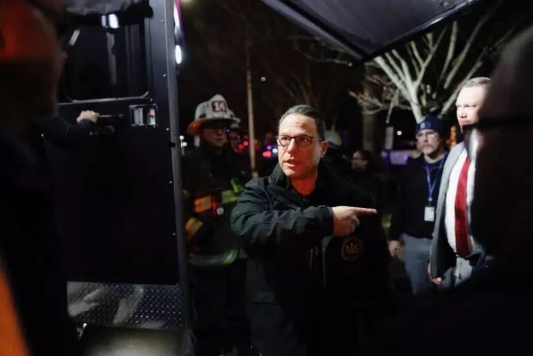 Explosão em lar de idosos nos EUA deixa ao menos dois mortos e desaparecidos