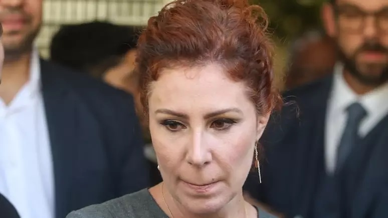 Carla Zambelli apanhou várias vezes de outras detentas em prisão na Itália, revela senador 