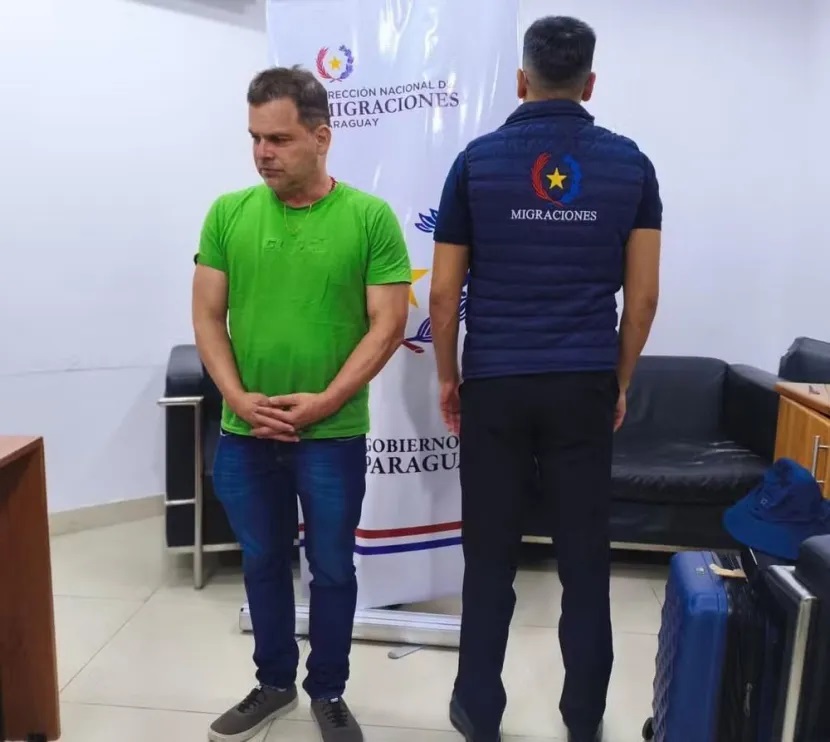 Polícia do Paraguai leva Silvinei Vasques à fronteira para ser entregue ao Brasil, após fuga
