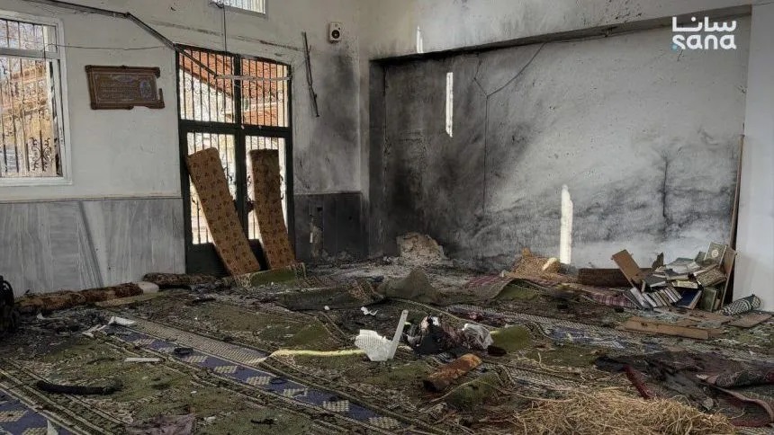 Explosão em mesquita deixa seis mortos e mais de 20 feridos na cidade de Homs, na Síria
