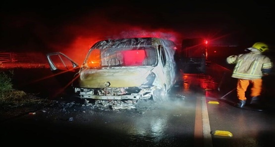 Ambulância pega fogo na RO-479 durante transporte de paciente