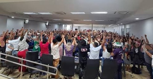 Professores recebem o retroativo do piso da categoria do Piso Nacional do Magistério