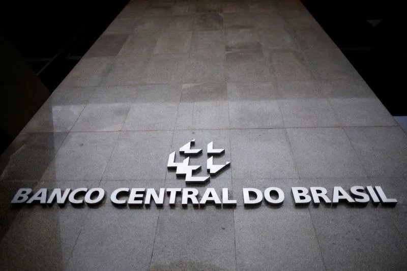 Associações financeiras divulgam nota de apoio ao BC no caso Master contra o Supremo
