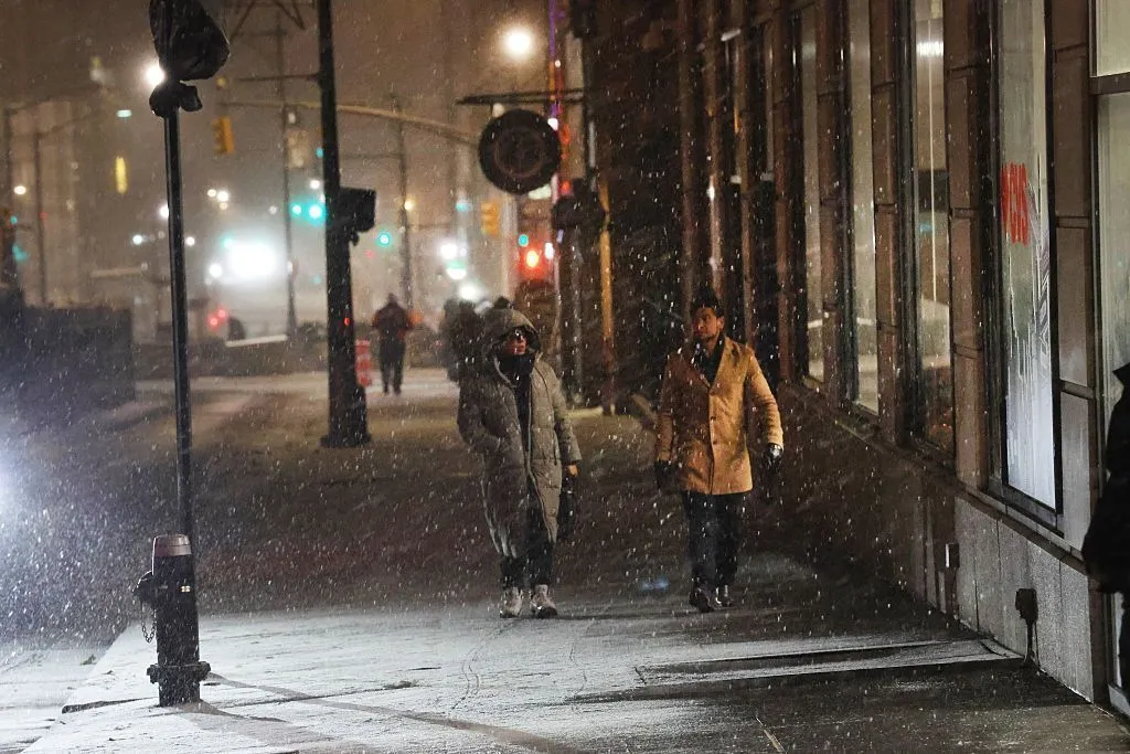 Nova York declara estado de emergência em meio à tempestade de neve: "Pior nevasca"
