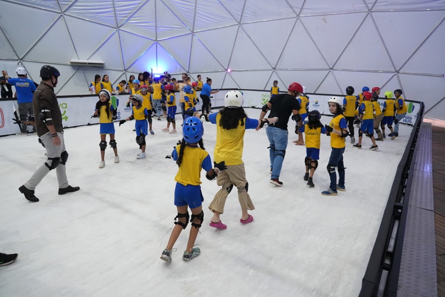 Pista de patinação no gelo abre novas 3 mil vagas no Parque da Cidade