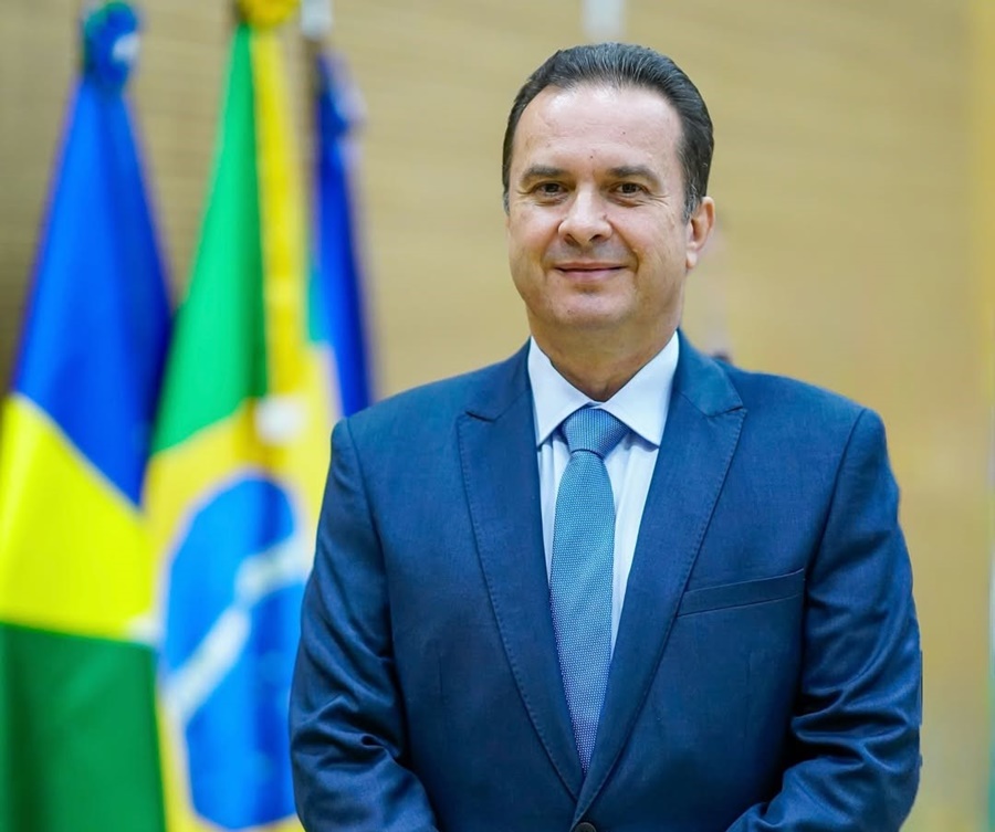 Implanon gratuito vira obrigação legal em RO com lei de Dr. Luís do Hospital