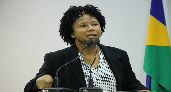 Justiça determina remoção de postagem com informações falsas e ataques à deputada Sílvia Cristina