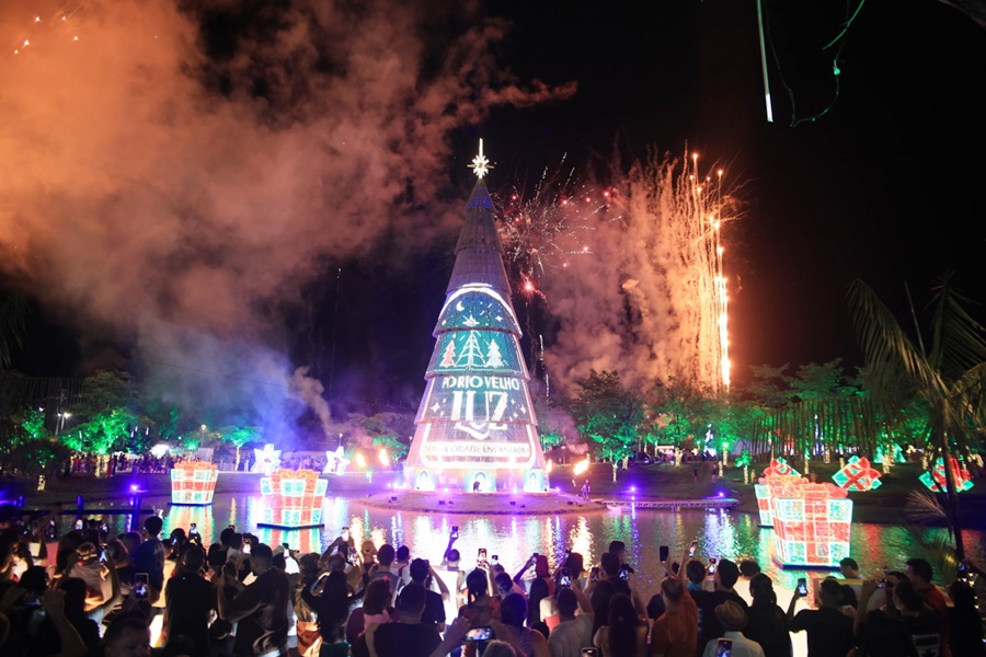 Decoração do Parque da Cidade é prorrogada e segue encantando o público até 11 de janeiro