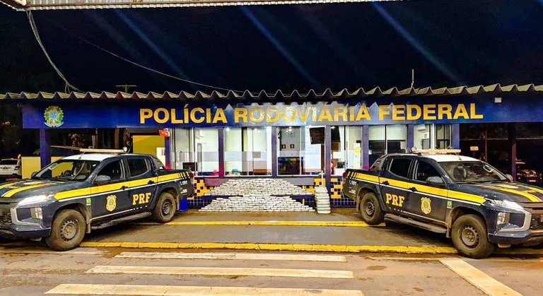 Caminhoneiro que saiu de RO levando quase 300 kg de “supermaconha” é preso 