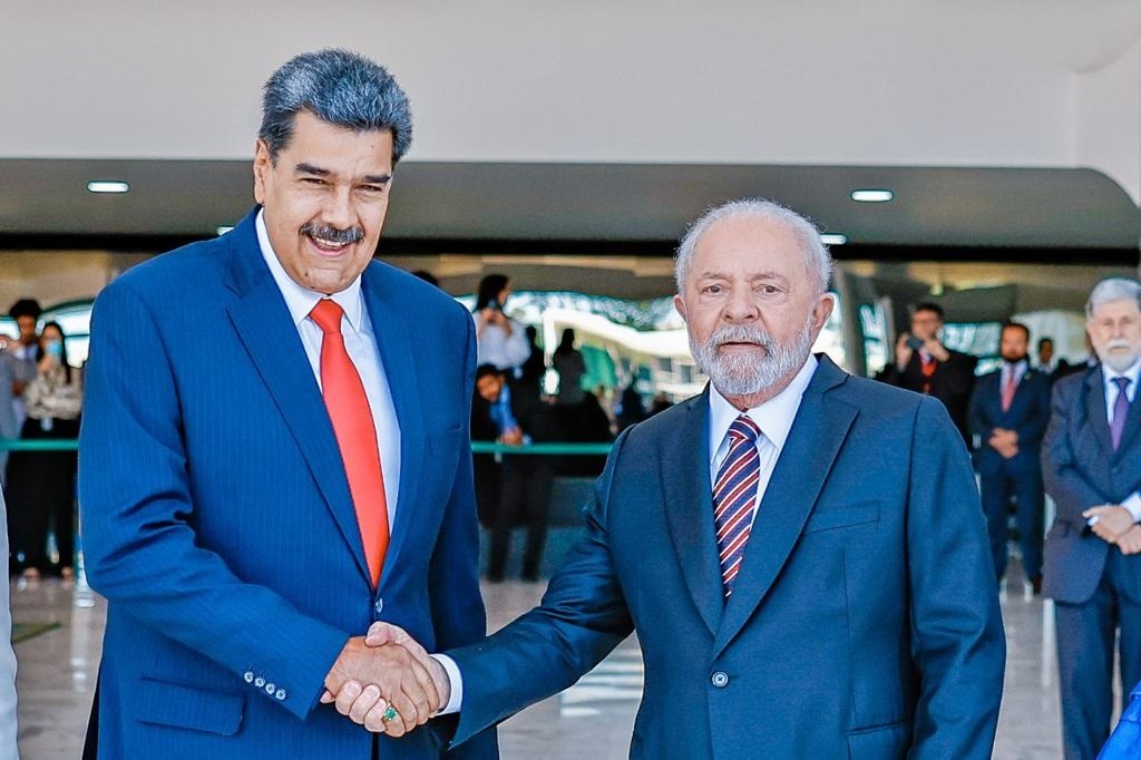 Lula passa vergonha mundial ao defender Maduro e é aconselhado a ficar calado