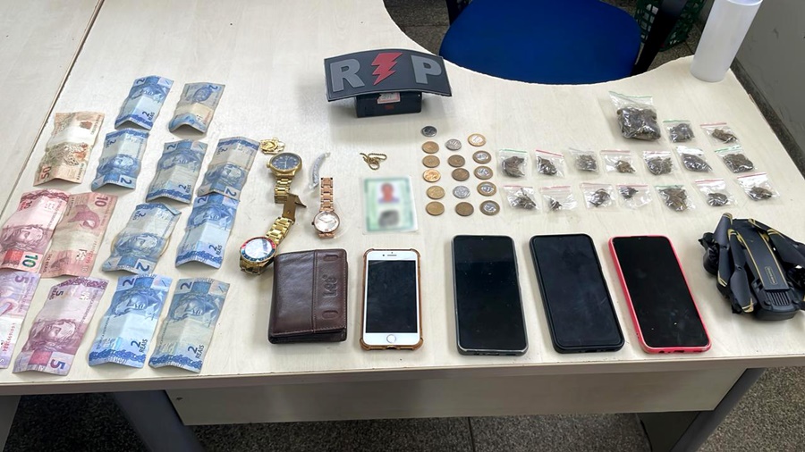 Polícia Militar apreende entorpecentes e prende suspeitos no Bosque dos Ipês