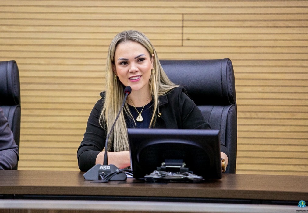 Cláudia de Jesus garante pagamento de R$ 60 mil para academia em Ariquemes
