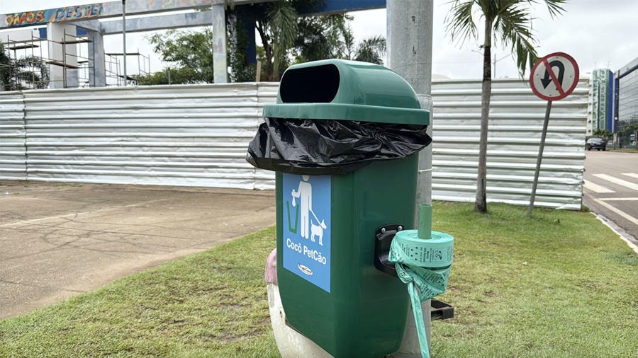 Lixeiras pet são instaladas em pontos de grande circulação no município de Porto Velho