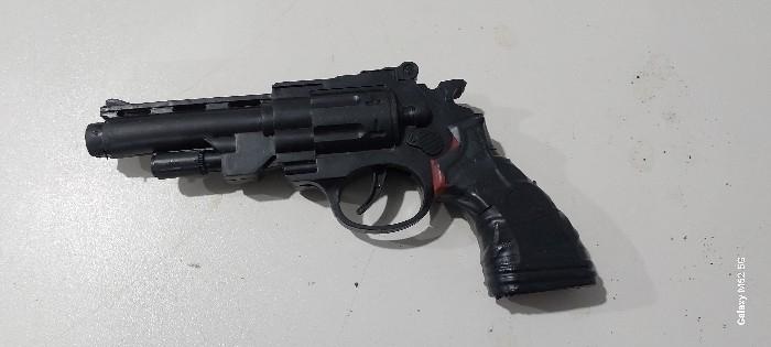 Homem é preso pela PM ao ser flagrado empurrando motocicleta furtada em via pública