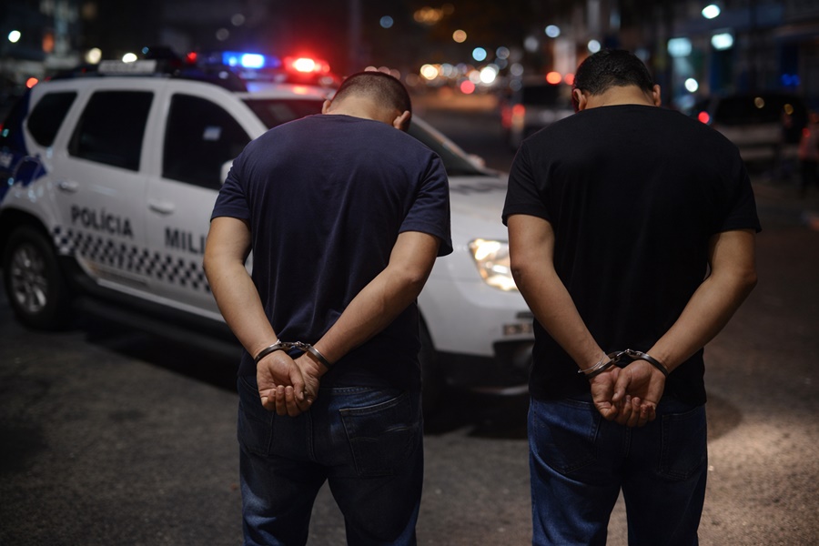 Briga termina em espancamento e dois são presos no bairro União