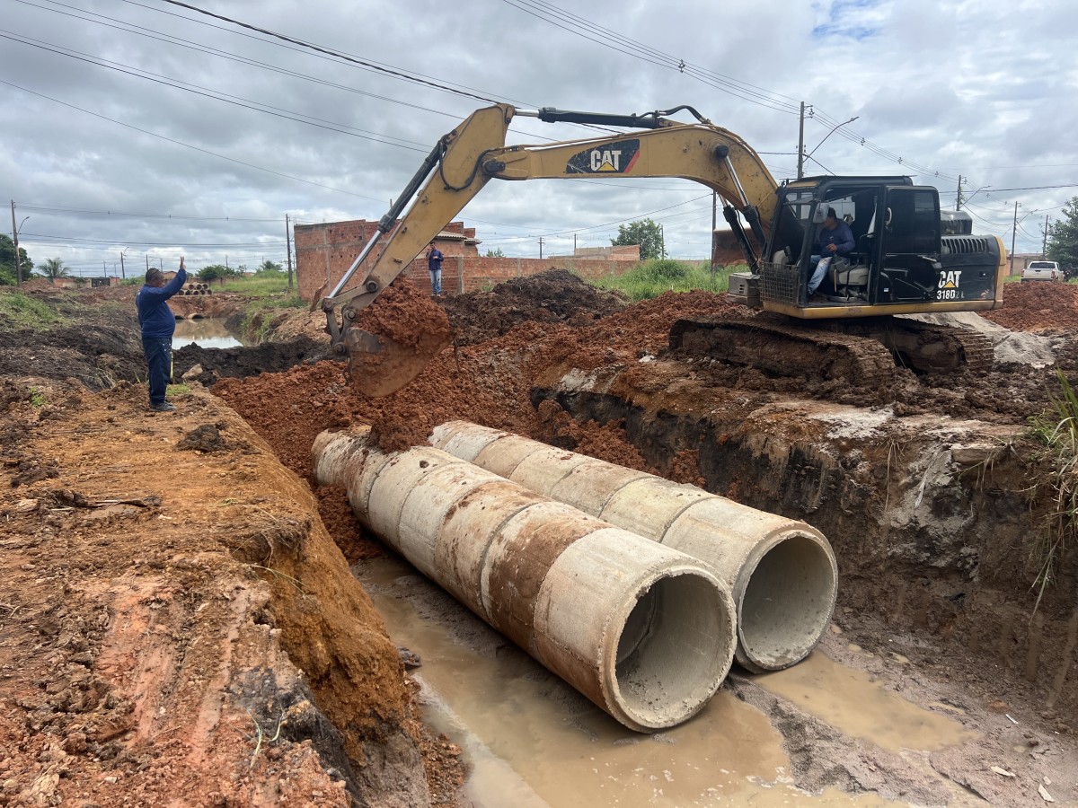 Prefeitura avança com obras de drenagem no bairro Lagoa Azul para reduzir alagamentos