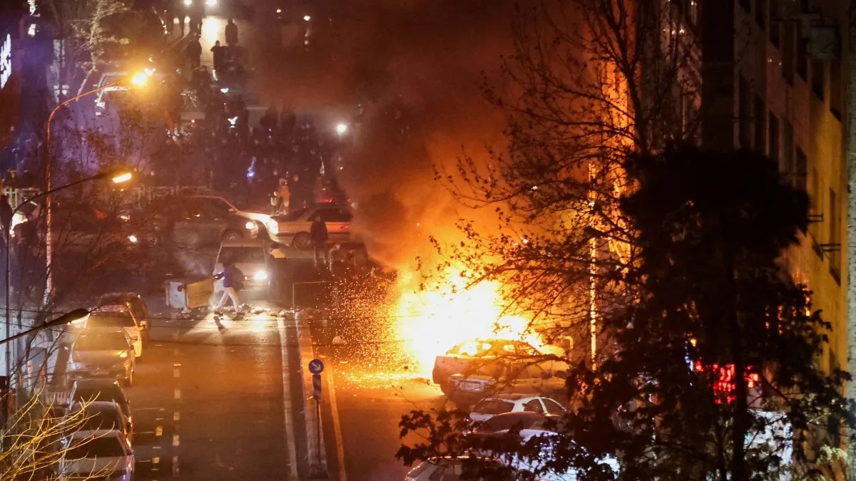 Reino Unido critica Irã pelo "assassinato brutal" de manifestantes: "Carnificina"
