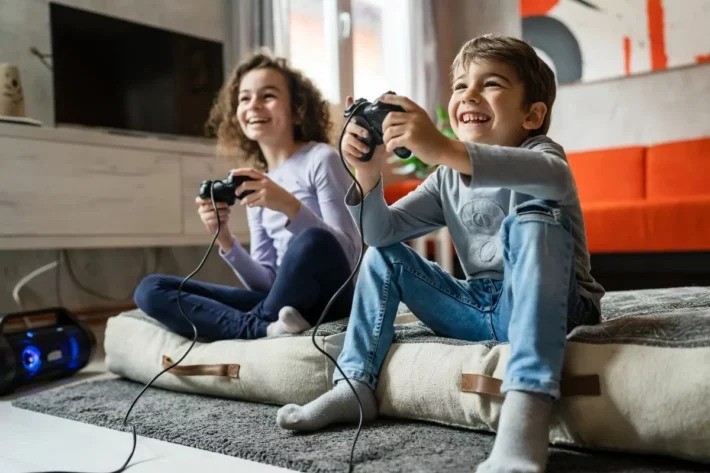 Diversão segura: Energisa dá dicas para proteger crianças no uso de aparelhos eletroeletrônicos
