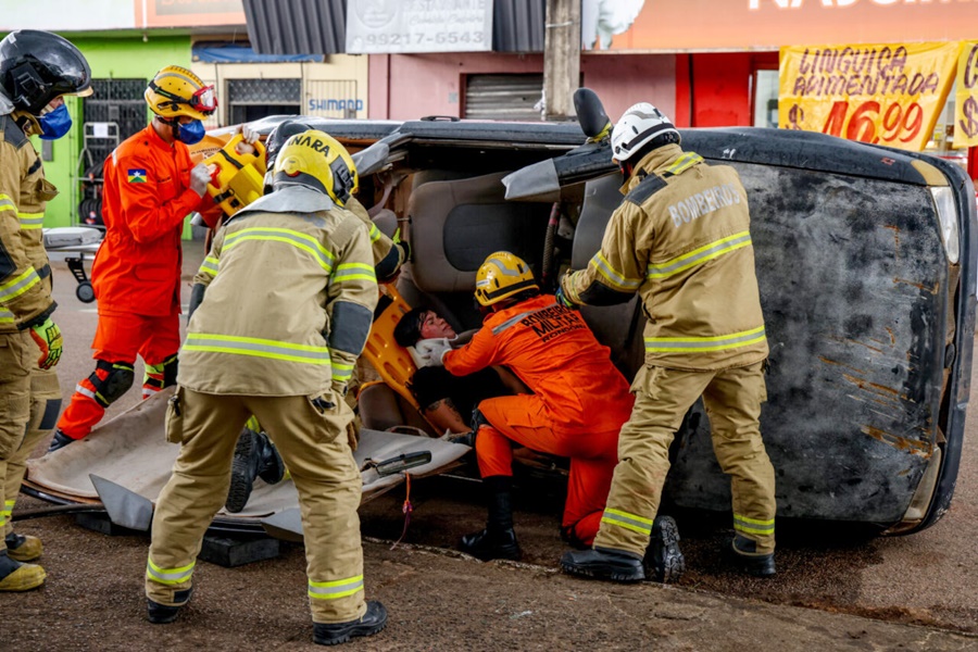 Simulação de acidente é promovida pelo governo de RO e alerta sobre os riscos no trânsito