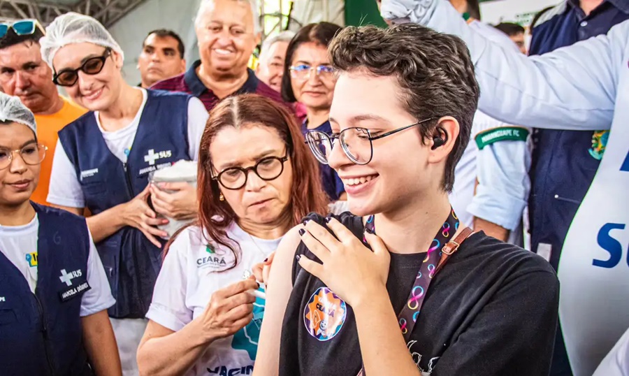 Cidades do CE e MG iniciam vacinação contra dengue com dose única