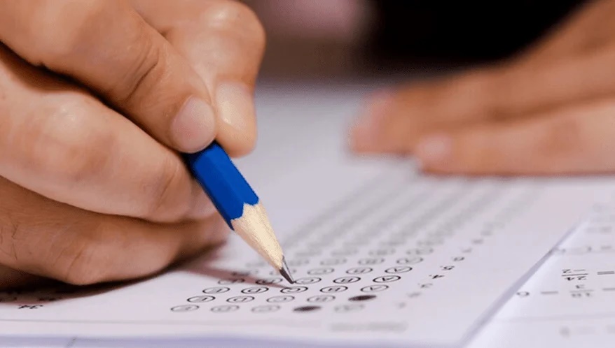 Candidato convocado por edital e excluído de concurso será reintegrado