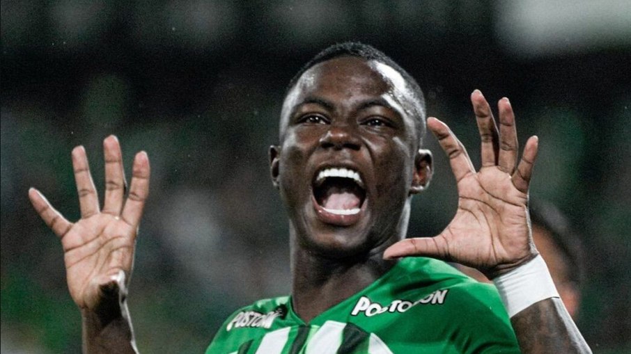 Torcida do Boca ameaça Riquelme após "chapéu" do Vasco

