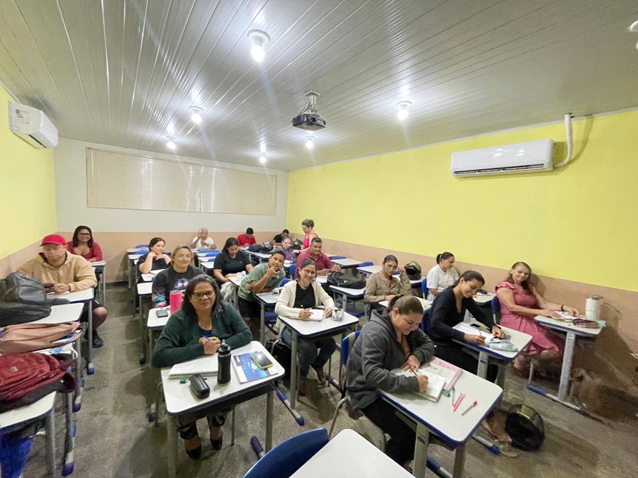 Governo de RO divulga escolas da Rede Estadual que ofertam Educação de Jovens e Adultos