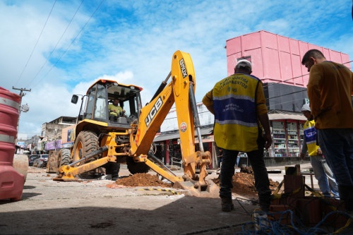 Centro de Porto Velho passa por obras de drenagem para combater alagamentos