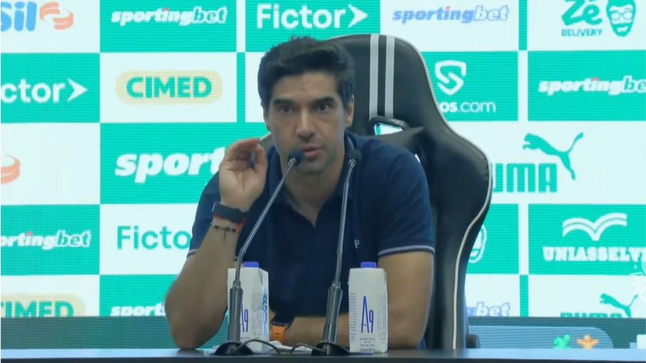 Após goleada, Abel alerta: "Sem competir, perdemos na 5ª divisão"
