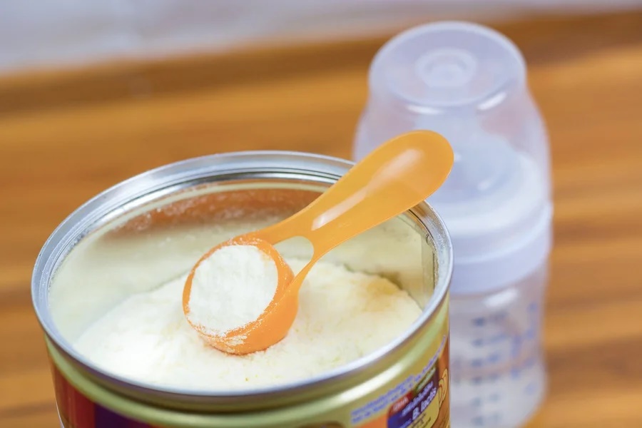 Nestlé e Danone: entenda a crise das fórmulas infantis contaminadas