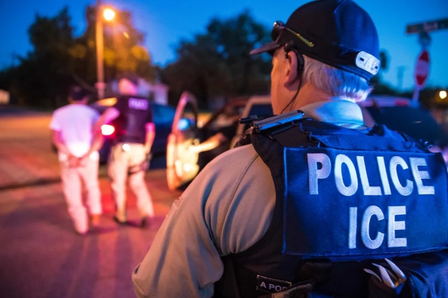 Agentes de Imigração do ICE detêm criança de 5 anos em Minnesota nos os Estados Unidos