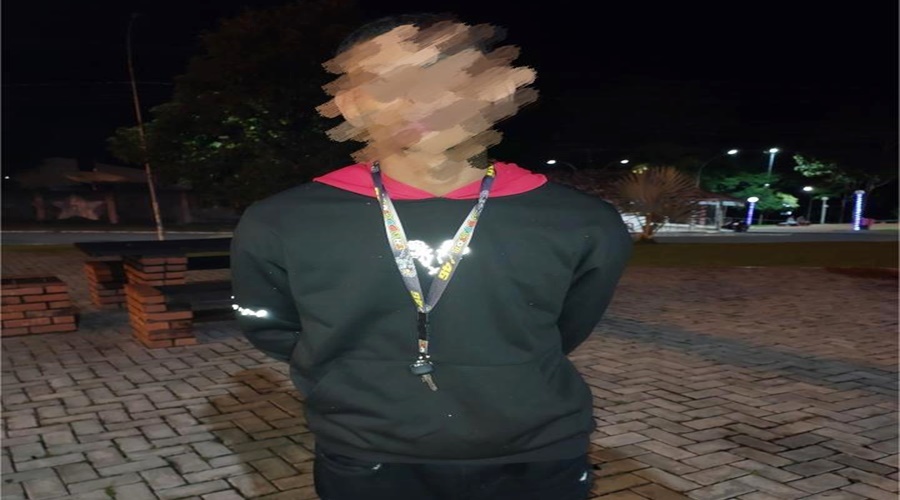 Motociclista sem habilitação é flagrado fazendo manobras perigosas e tem veículo apreendido