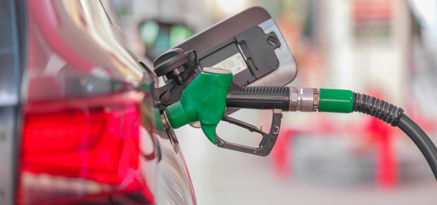 Petrobras reduz preço da gasolina em 5,2% a partir desta terça (27)