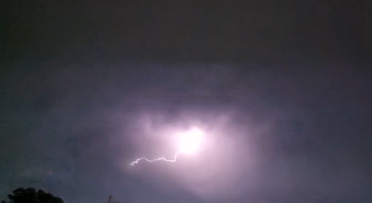 Brasil registra cerca de 77,8 milhões de descargas elétricas para o solo a cada ano, diz Inpe