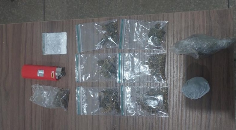 PM conduz cinco pessoas por tráfico de drogas após abordagem em Vilhena