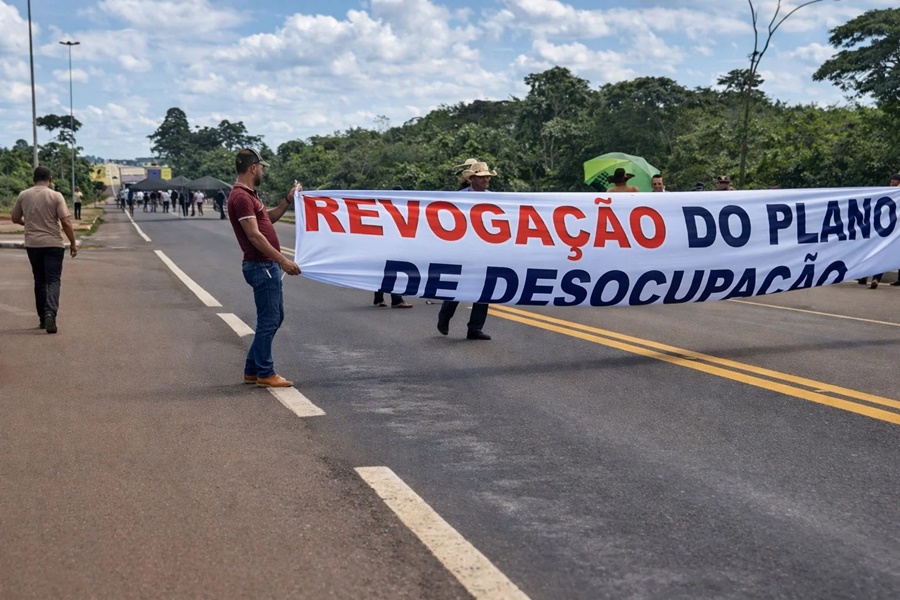 Protesto bloqueia BR-364 em Cujubim e produtores ameaçam interdição total
