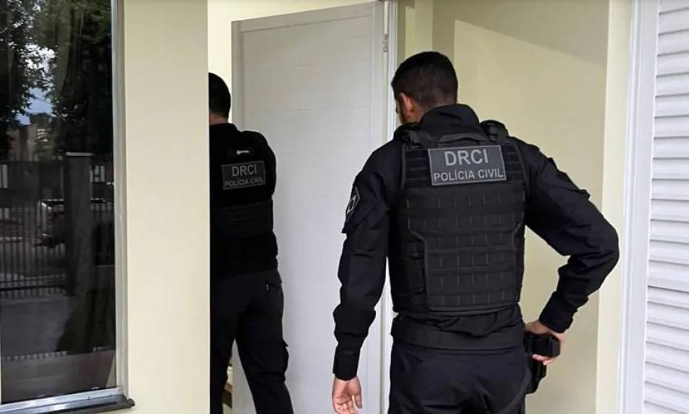 PC prende jovem de 20 anos por incitar ataques a escolas e violência contra minorias